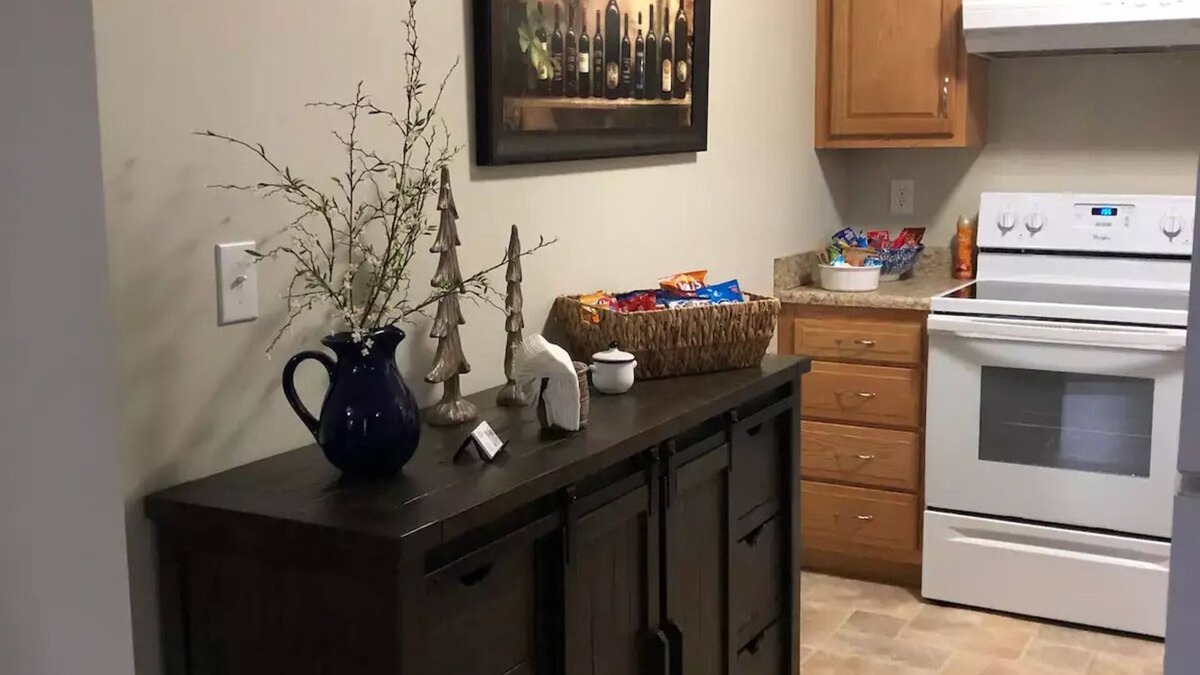 Muncie Apartment | Torquay Hideaway LLCn