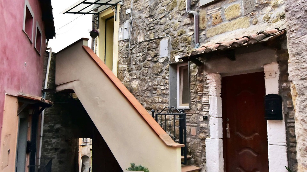 Campagnano di Roma Apartment | Torre Antica suite - art and beauty - apartment in the 14th century tower