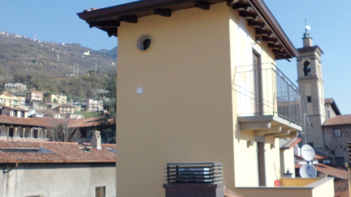 Lovere Old Town House | Torre Antica - Lombardia, Italy