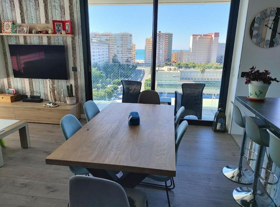 Cadiz Apartment | Torre D'Arenas, playa Victoria, piscina y parking