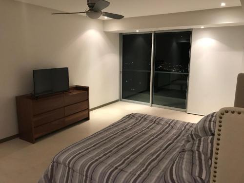 Cerritos Apartment | Torre Península
