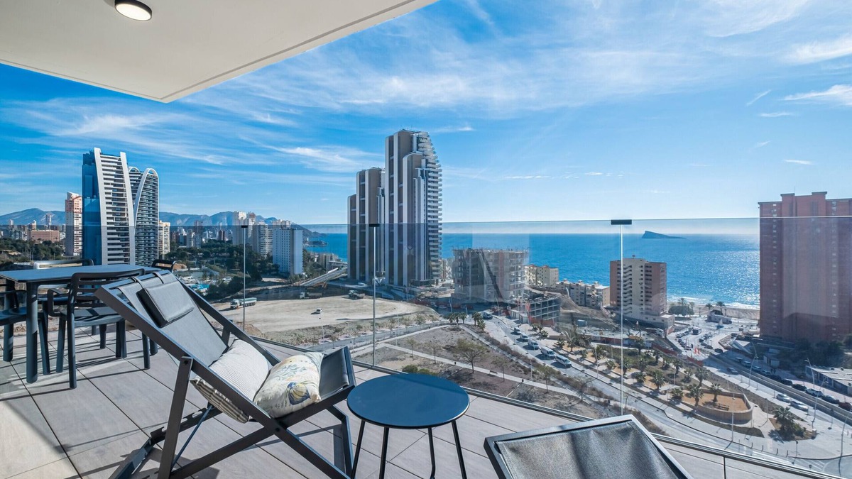 Cala Apartment | Torre Sakura 9-B Apartment Poniente Beach