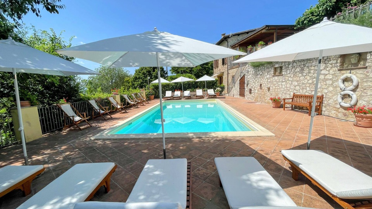 Strettura House | Torretta sleeps 5 with pool and exclusive gardens plus private verandah