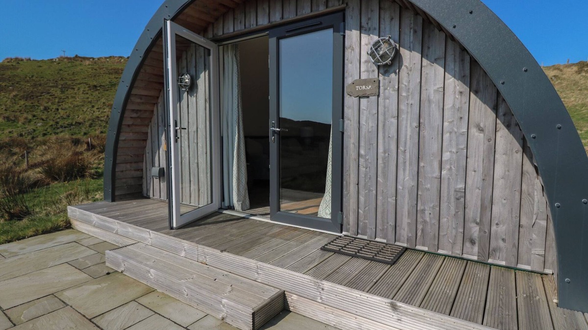 Isle of Luing Cottage | TORSA, pet friendly, with a garden in Cullipool, Isle Of Luing
