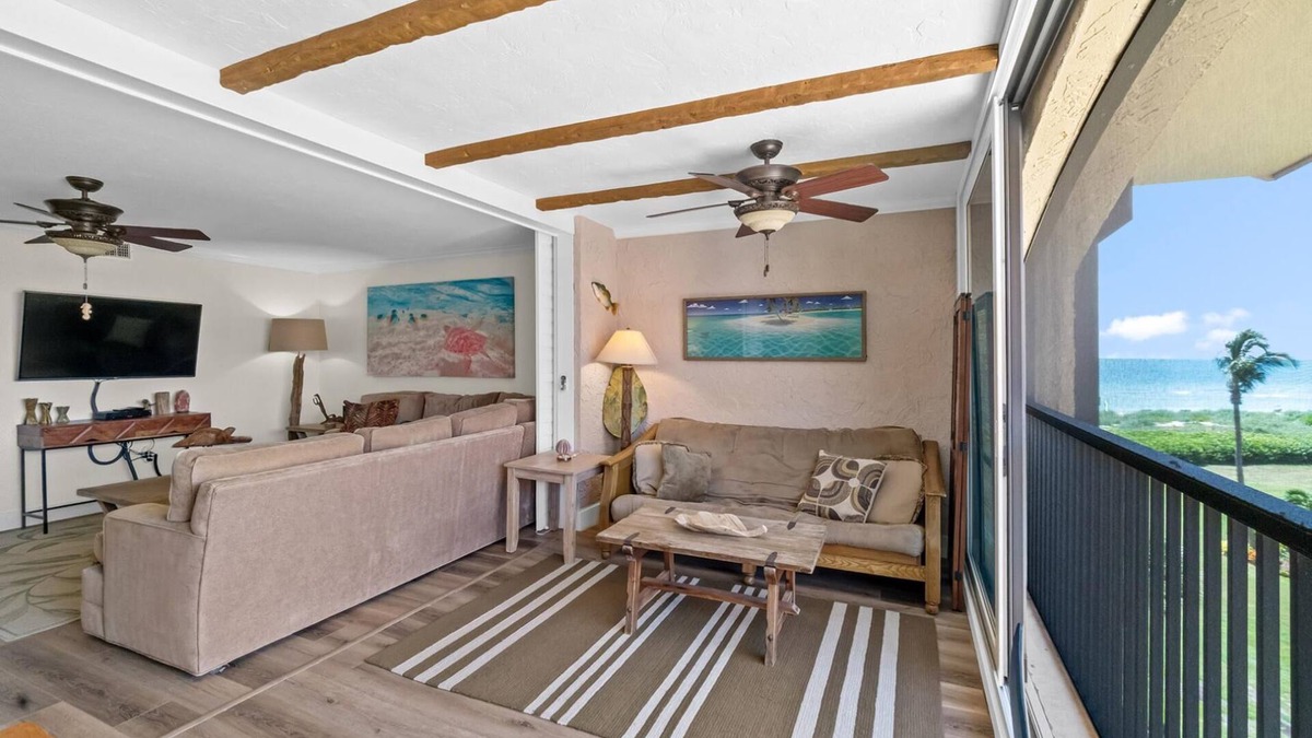 Siesta Key Condo | Tortuga – 2BR on Beach, Heated Pool & Sauna