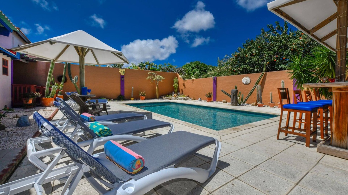 Shiribana House | Totally Private Enclosed Home/Large Pool/Centrally Located in Suburban Community