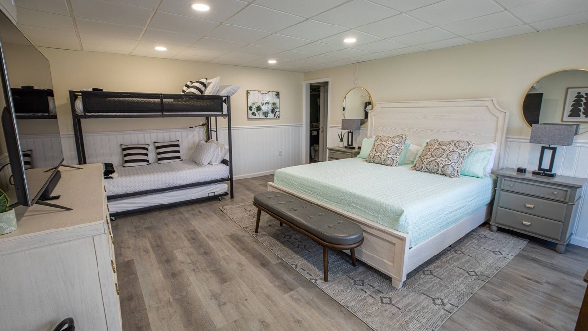 Frederica Apartment | Totally Remodeled Cozy Apartment. 2.5 miles to Delaware Turf!