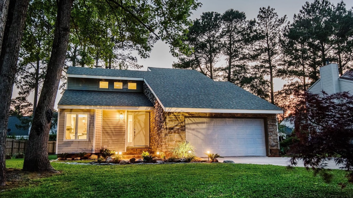 Havelock House | Totally Remodeled – Near MCAS Cherry Point – Charming Neighborhood - VERY CLEAN!