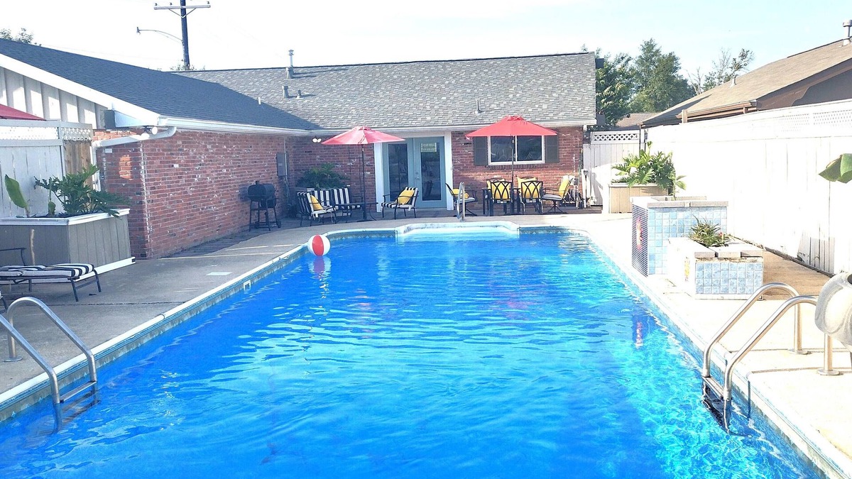 Lake Charles House | Totally Renovated with Amazing Kitchen, Luxurious Master Suie and Private Pool