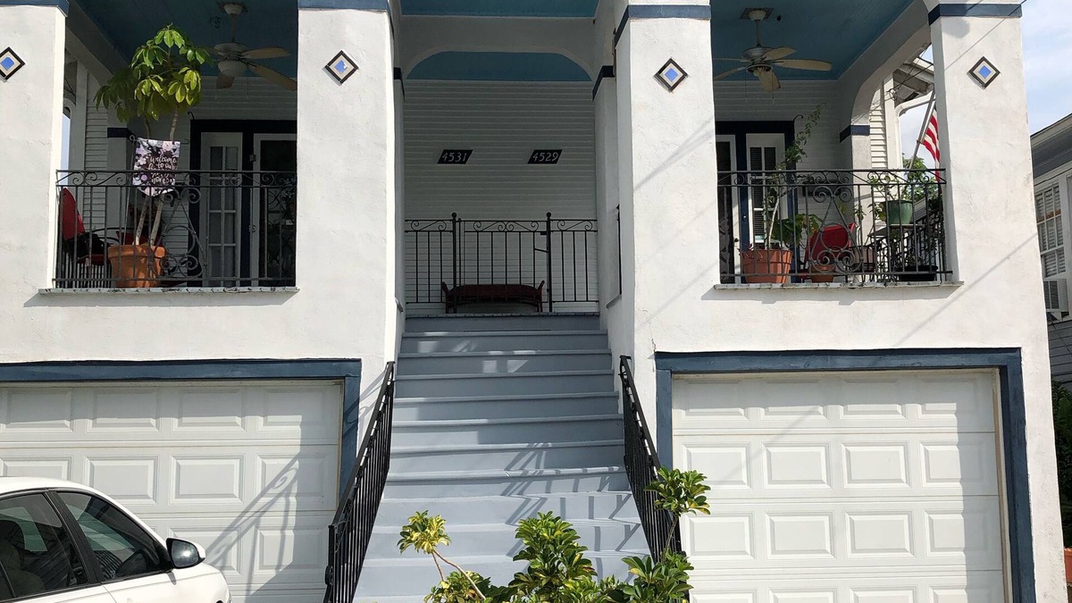 Broadmoor House | Totally Updated! Martini House-Historic Broadmoor Beauty