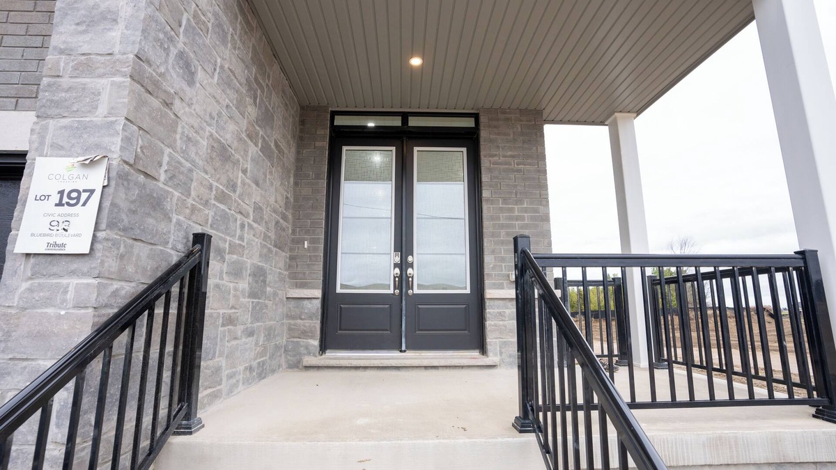 Adjala-Tosorontio House | Tottenham Luxury Escape | New 4BR, 3.5WR Retreat