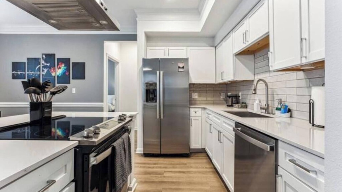 Frisco Apartment | Touch of 80’s Charm Perfect for Work & Relaxation