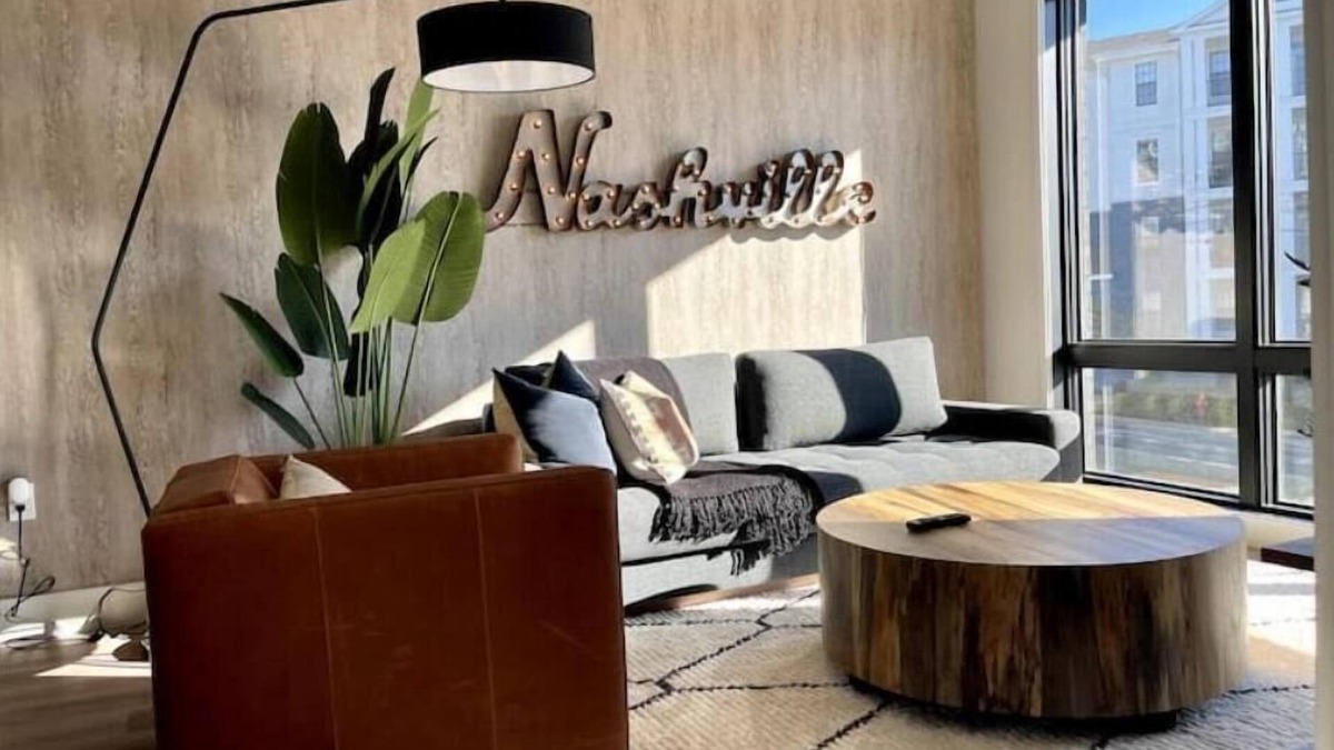 West End Condo | Touch of class-West End