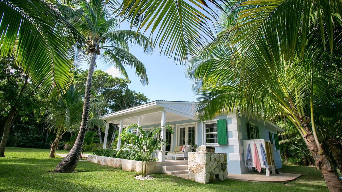 Dunmore Town Cottage | Touchstone's Cottage on Beachside - Tropical 1 Acre Property