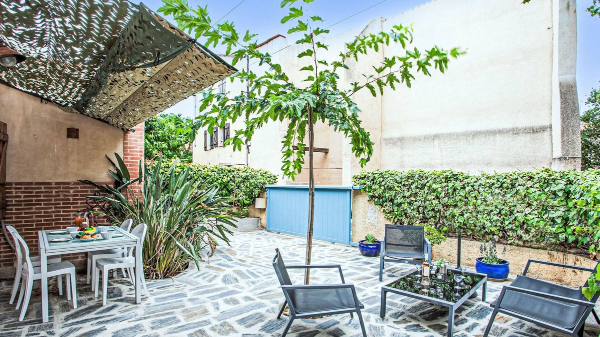 Le Chateau House | Tour Carrée by Interhome