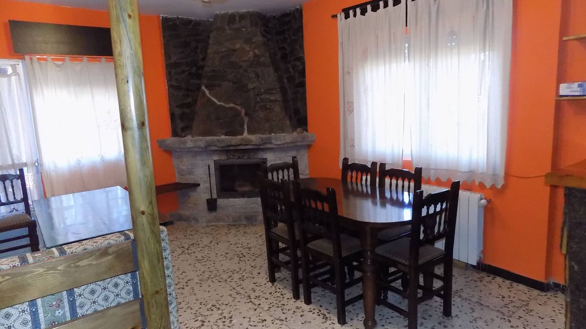 Buenache de la Sierra Cottage | Tourist Accommodation Fuente del Gamellón