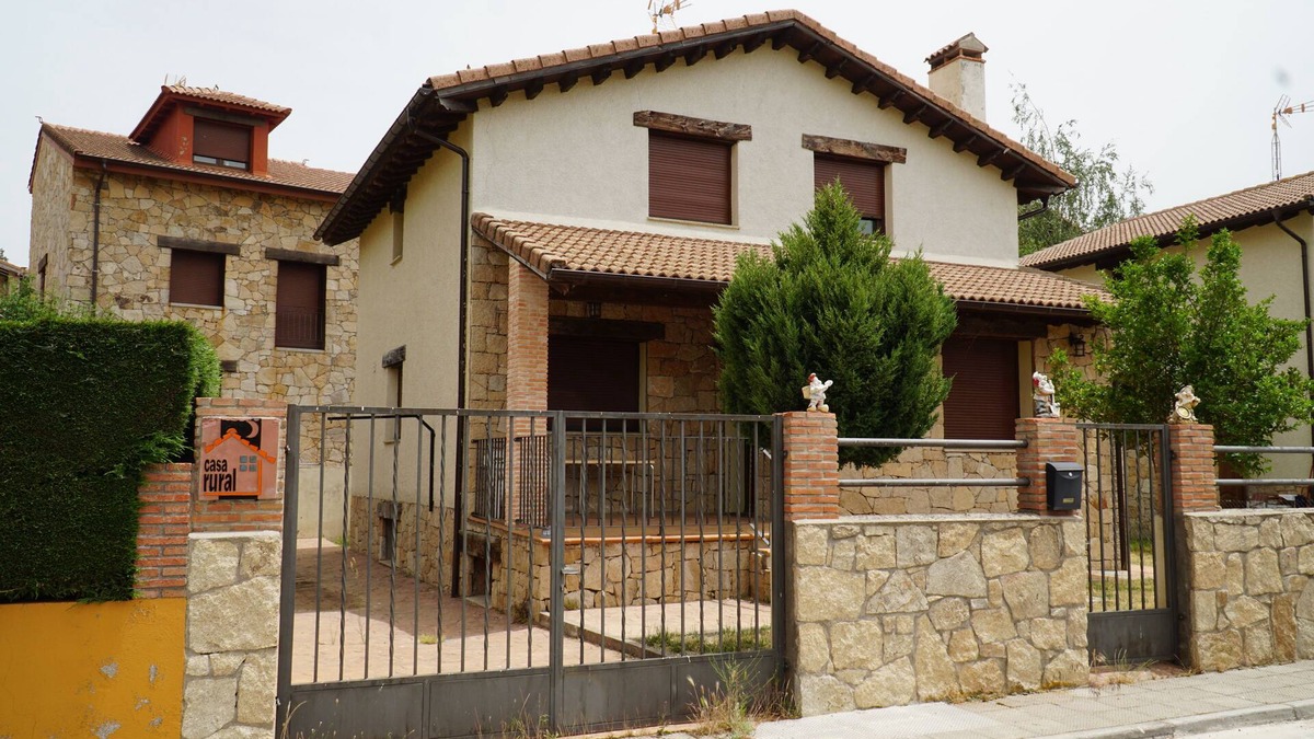 Navarredonda de Gredos Ski Chalet | Tourist Housing in Barajas (Gredos)