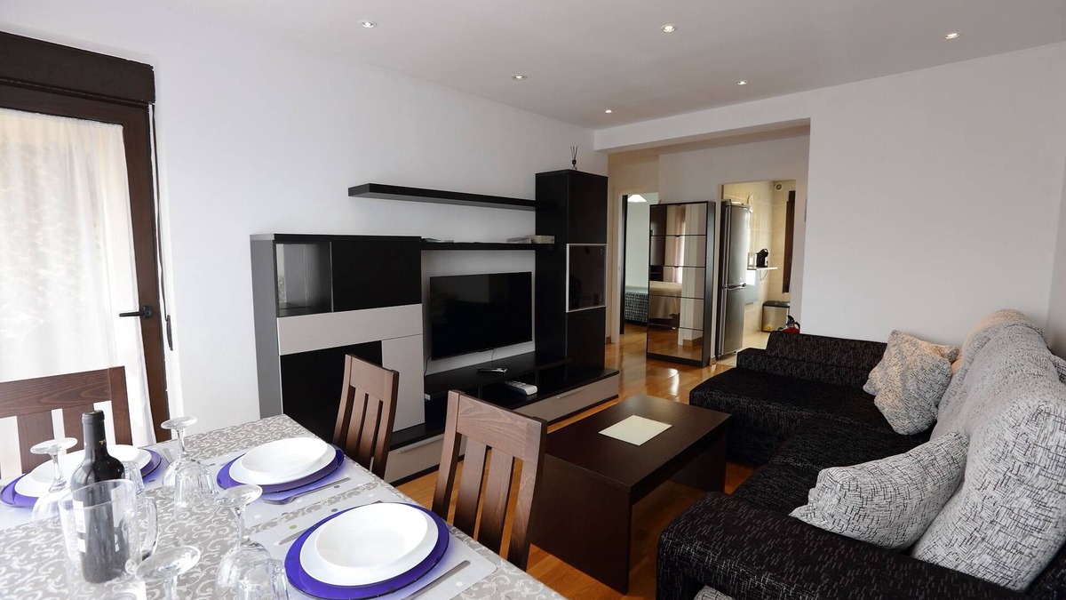 Laguardia Apartment | Tourist Housing Lore Artian