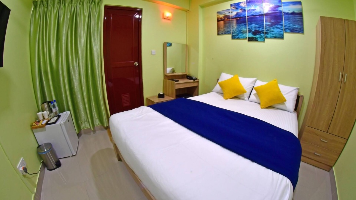 Male House | Tourist Inn