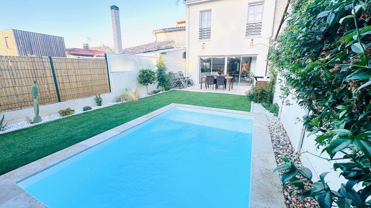 Libourne Villa | Tout Confort 4 Chambresjacuzzibarbecuejardin