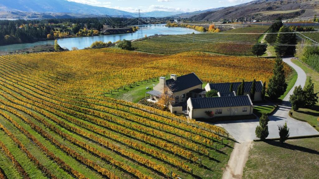 Lowburn House | Towan House at Carrick Winery