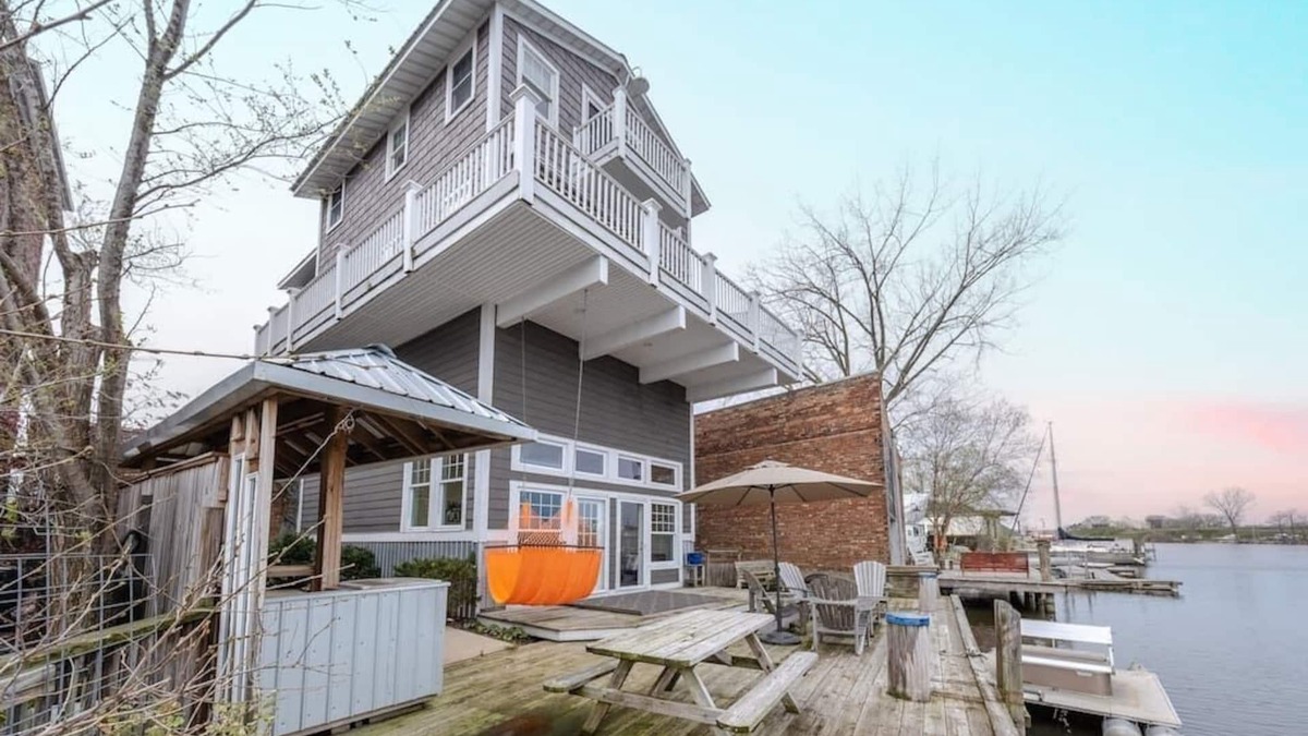 Benton Harbor House | Tower House: Canal-Front Luxury Retreat
