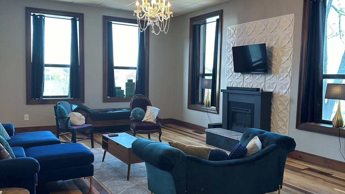 Albert Lea House | Tower Place - Historic downtown with beautiful lake views.