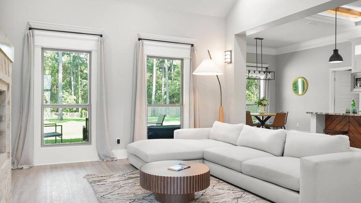 Flint House | Towering Pines - 3 Beds, Near Lake, Huge Backyard