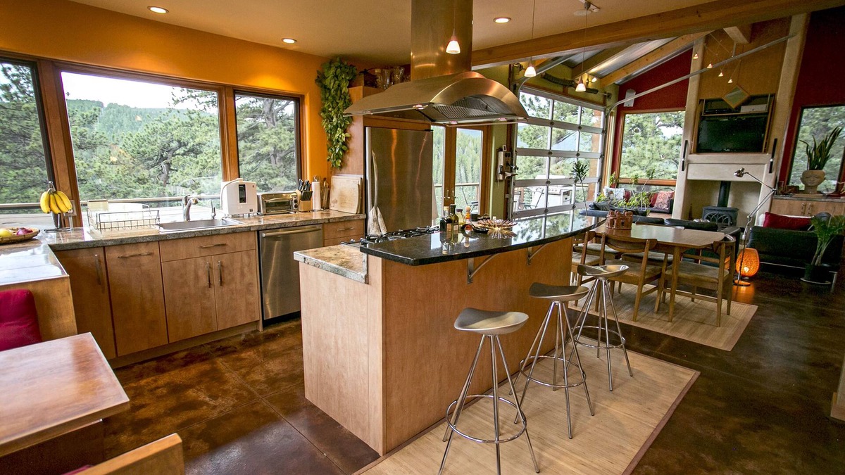 Black Hawk House | Towering Pines - Mountain Modern Nederland Retreat