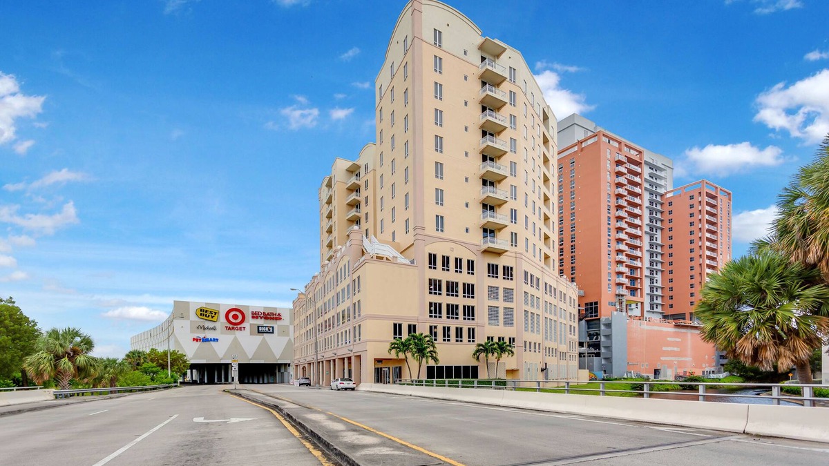 Glenvar Heights Condo | Towers of Dadeland by Miami Vacations