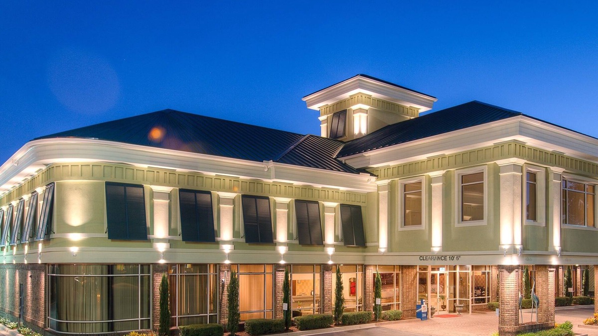 West Ashley Hotel | Town & Country Inn and Suites