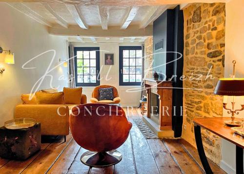 Guingamp House | Town House