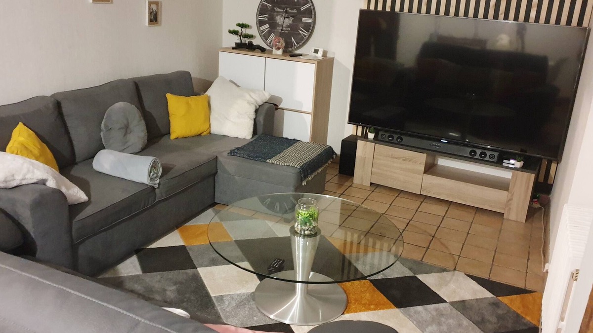 Levroux House | Town house in the country