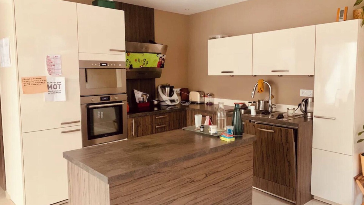 Saint-Serge House | Town house near town center + parks and gardens