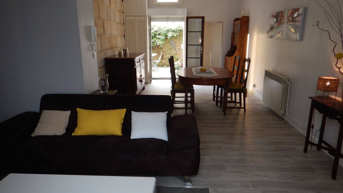Bastide House | TOWN HOUSE - WHOLE HOUSING