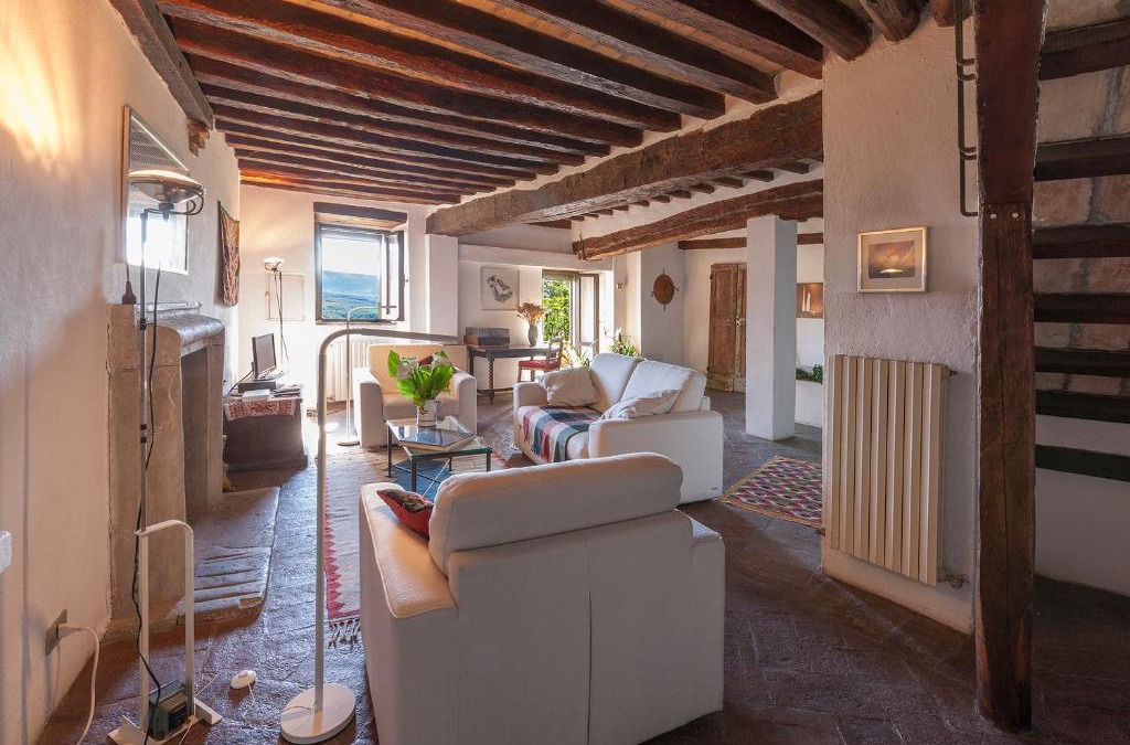 Todi House | Town House with Garden and Piano