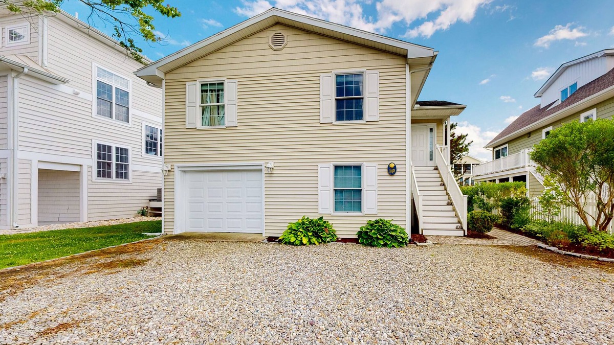 South Bethany Harbor House | Town of South Bethany Beach home with sunroom and water views - dogs ok