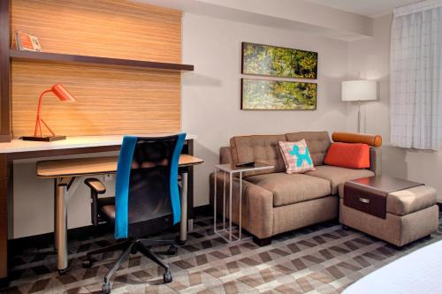 Parkersburg Hotel | TownePlace Suites by Marriott Parkersburg