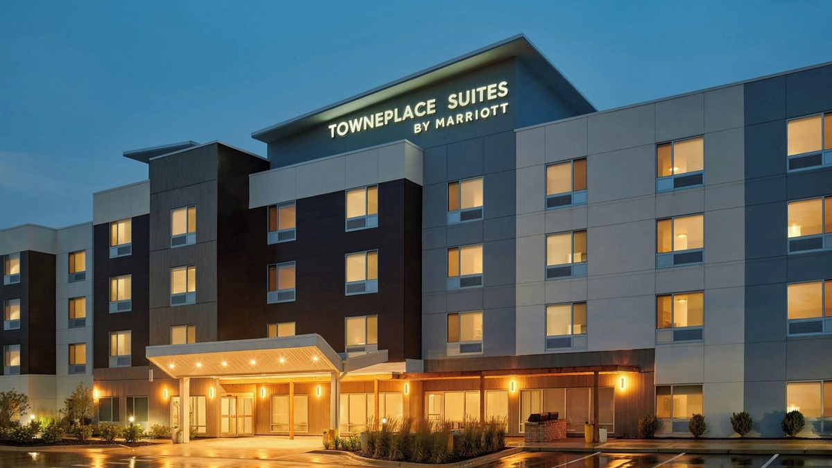 Lansing Hotel | TownePlace Suites by Marriott Lansing North