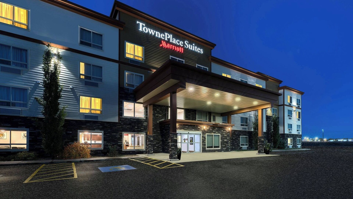 Red Deer Hotel | Towneplace Suites by Marriott Red Deer