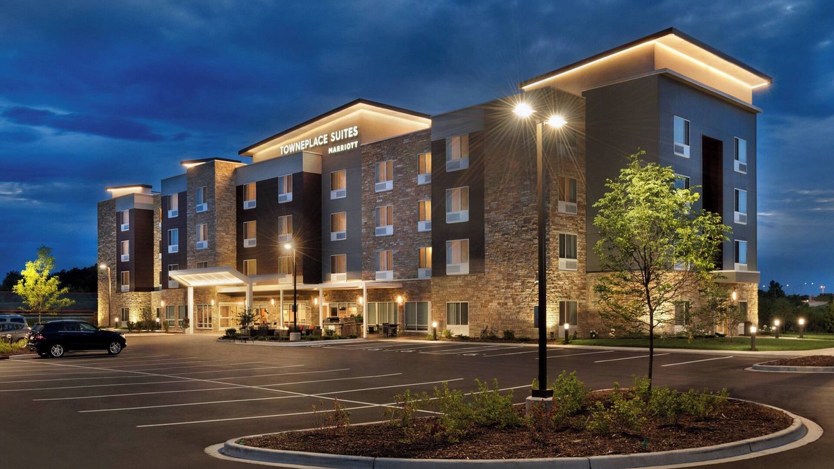 Grafton Hotel | TownePlace Suites by Marriott Milwaukee Grafton