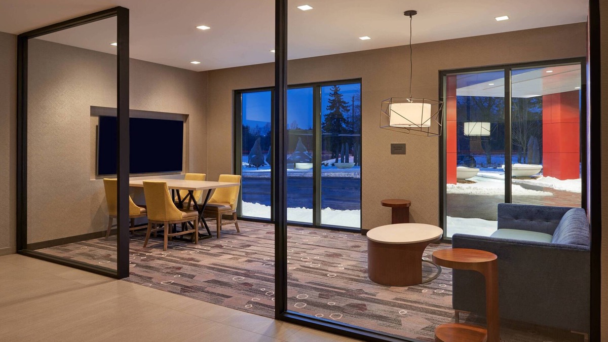 Durham Region Hotel | TownePlace Suites by Marriott Oshawa