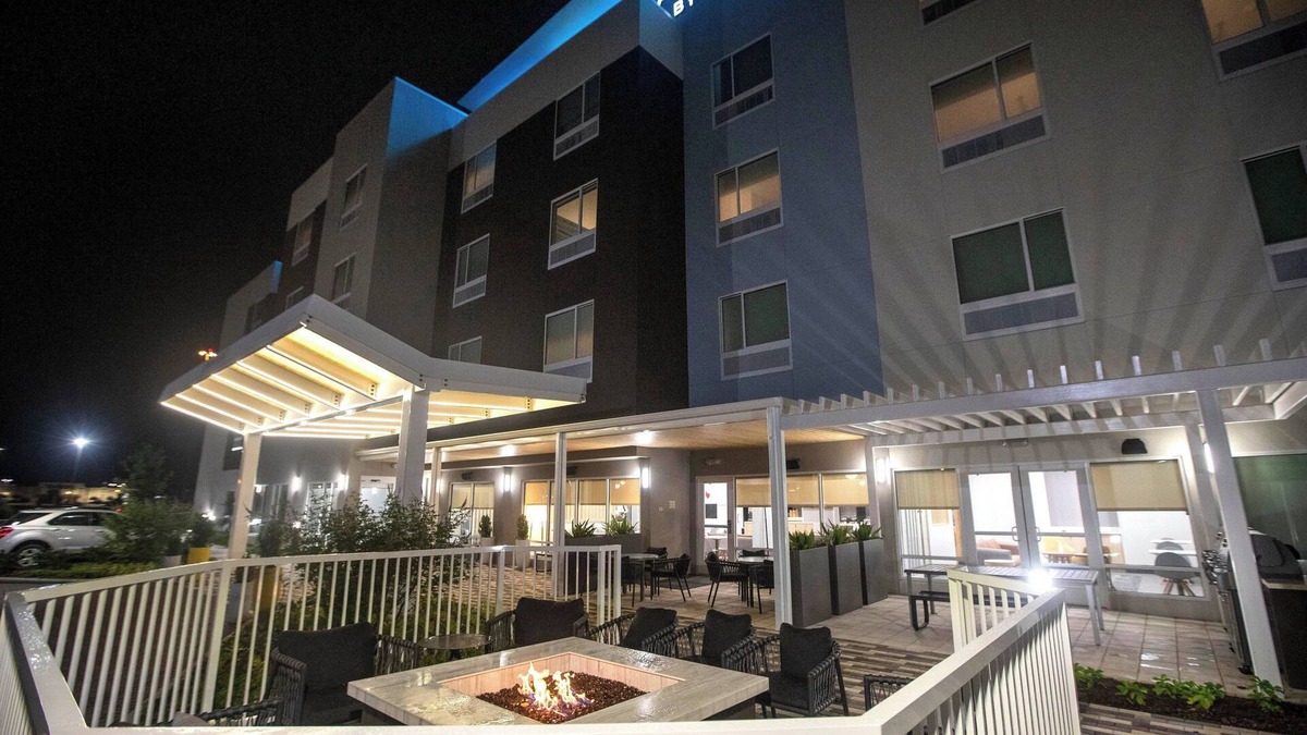 Conroe Hotel | TownePlace Suites by Marriott Conroe