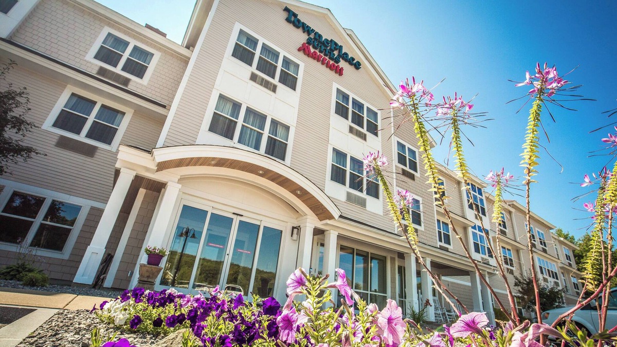 Laconia Hotel | TownePlace Suites by Marriott Gilford