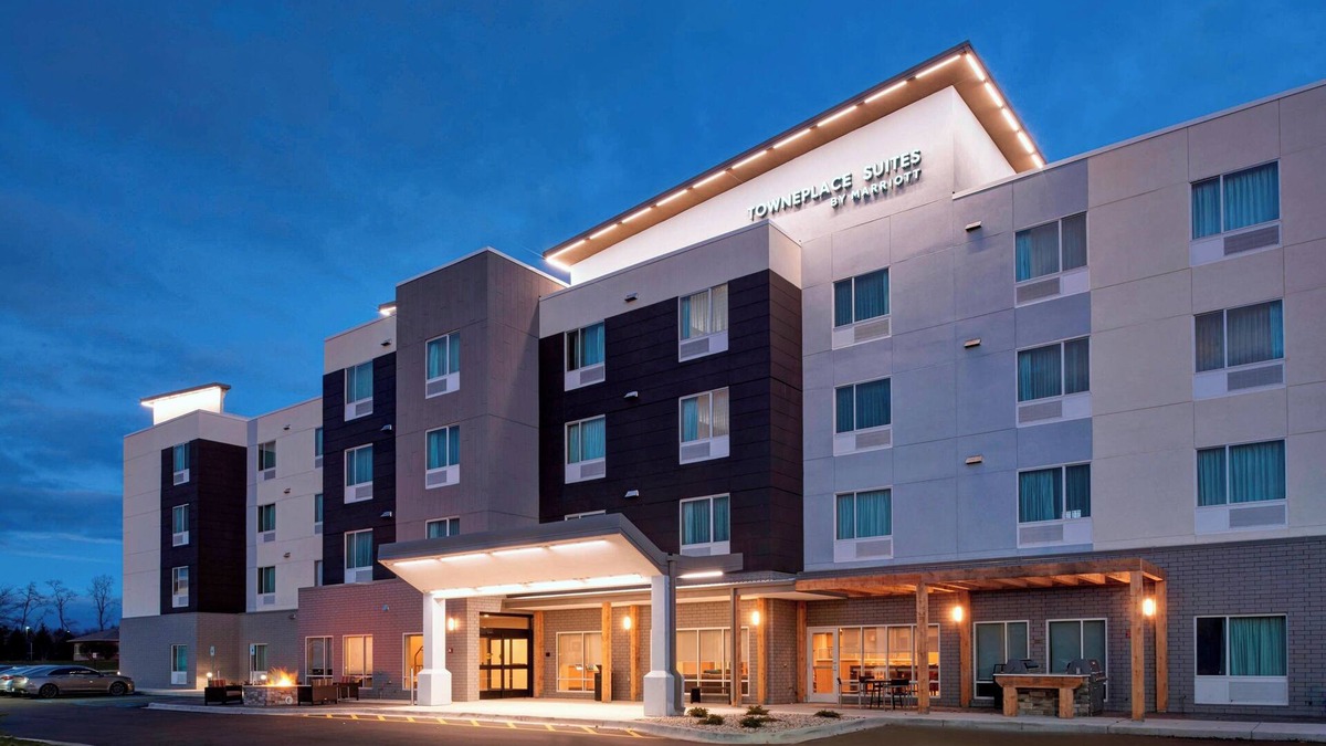 Forest Hills Hotel | TownePlace Suites by Marriott Grand Rapids Airport