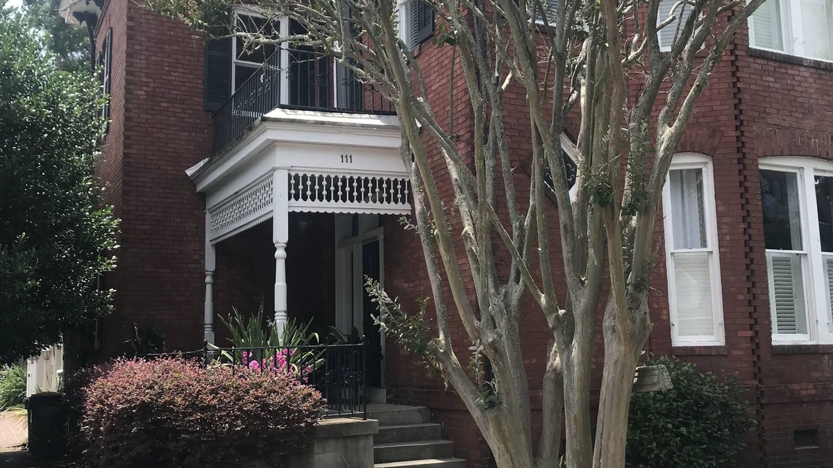 Historic Downtown Savannah House | Townhome at North End of Beautiful Forsyth Park