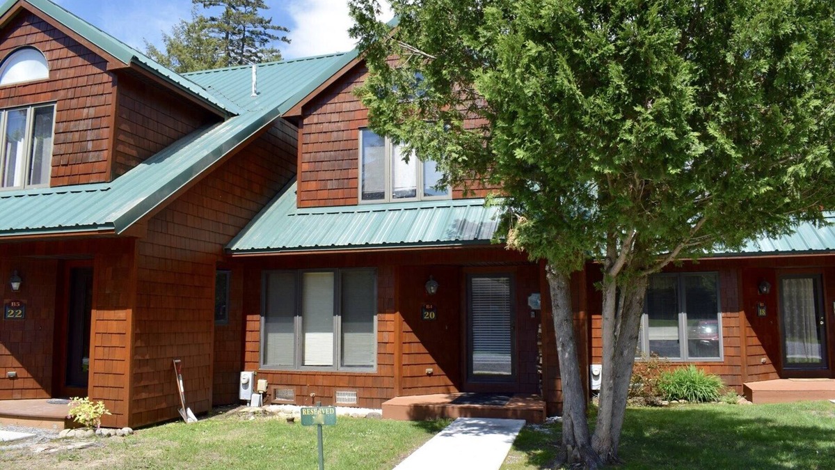 Inlet House | Townhome B4 - 4th Lake