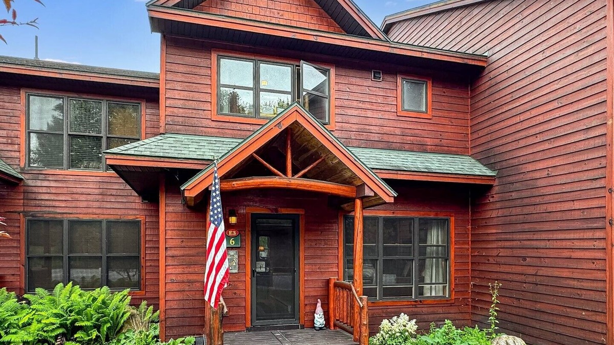 Inlet House | Townhome E3 - 4th Lake