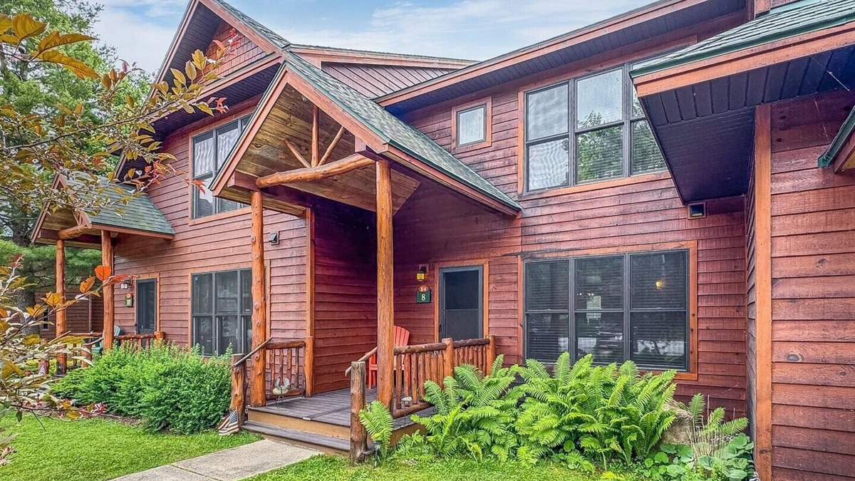 Inlet House | Townhome E4 - 4th Lake