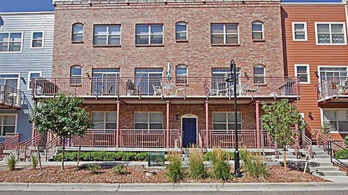 Arvada House | Townhome in Olde Town Arvada! 2 bedrooms and 2 full baths. Corporate Rental.